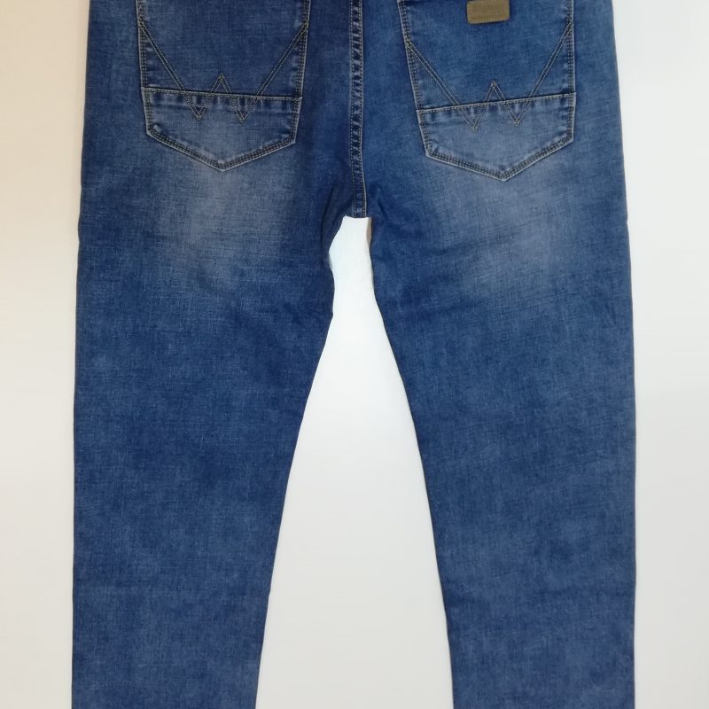 Spodnie jeansowe męskie firmy Bigman prosta dość wąska nogawka model DL12-9